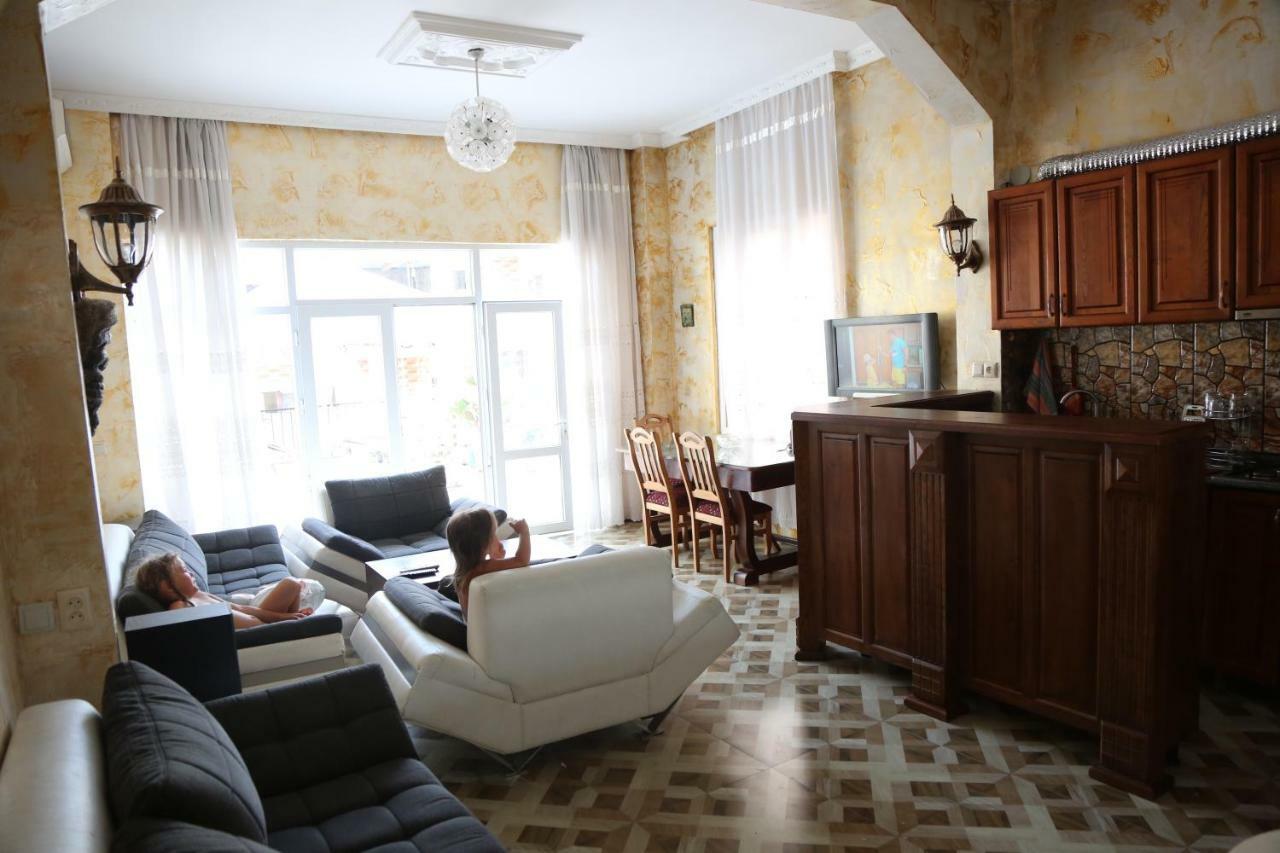 Duru'S Apartment With 3 Bedrooms Batumi Esterno foto